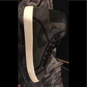 Men's size 8.5 jordans look brand new