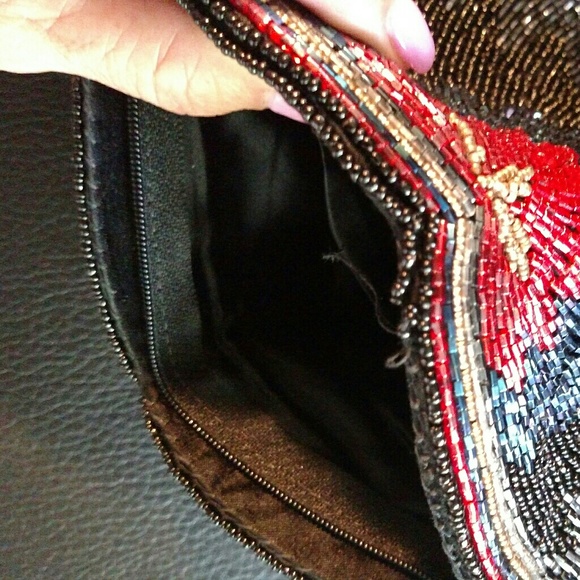 A Jewel of an evening bag - Picture 4 of 4