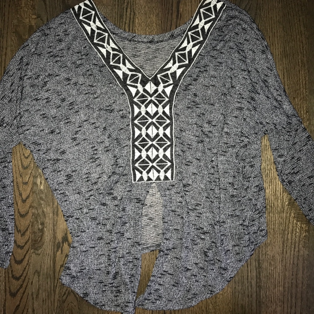 Open back black/grey AKIRA sweater