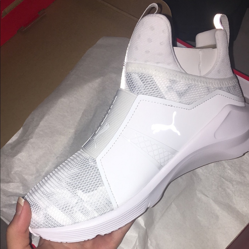 White Pumas