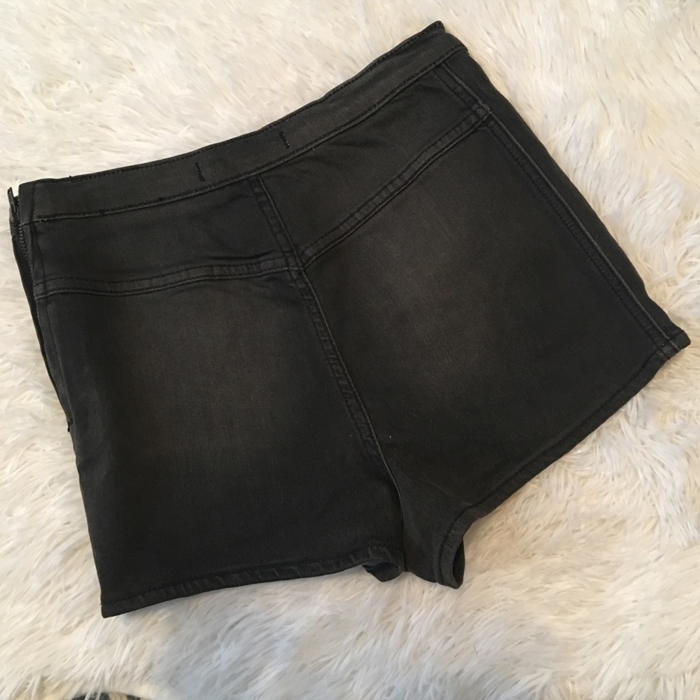 πHP πππ½ NWOT Free People Black Denim Shorts - Picture 5 of 8