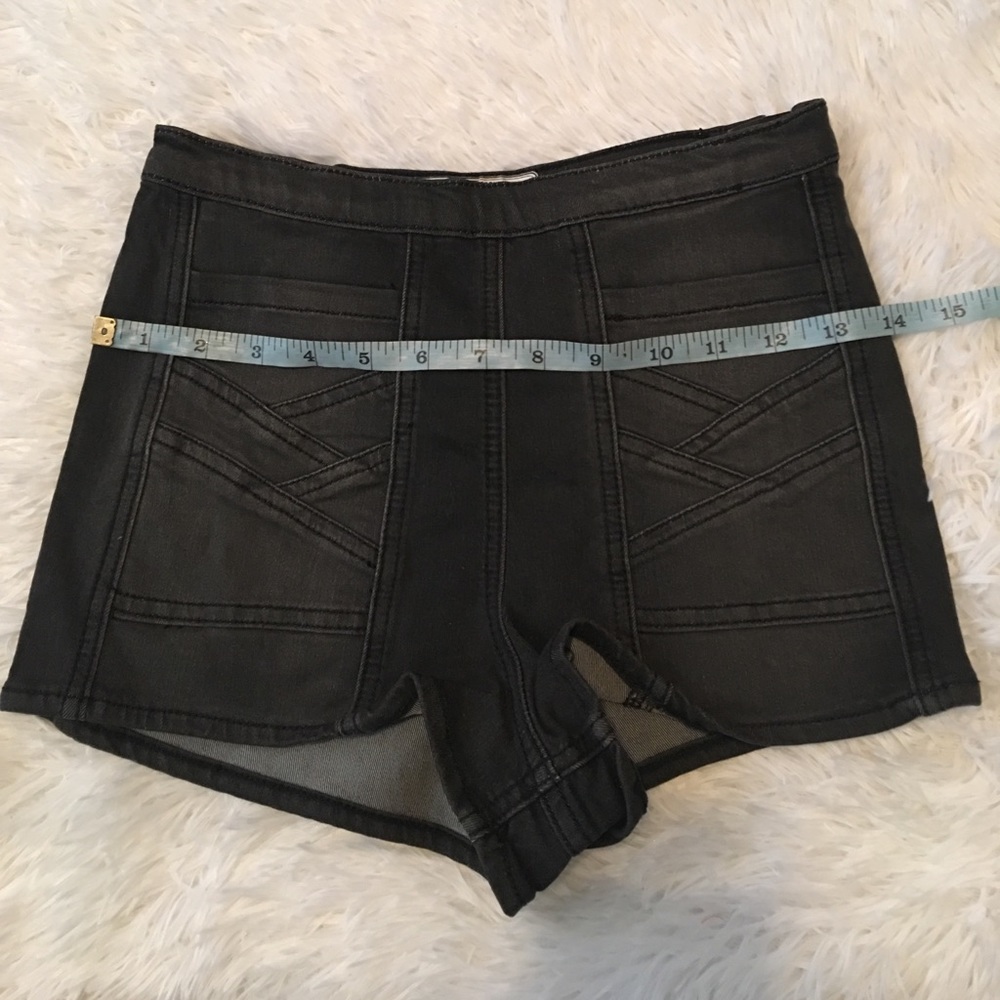 πHP πππ½ NWOT Free People Black Denim Shorts - Picture 7 of 8