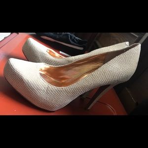 Heels by BCBG Generation Parade- Cashew Sandlewood