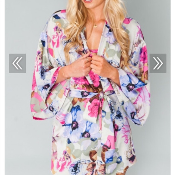 Show Me Your MuMu Other - 💕💕ISO🦋🦋🦋 looking for this kimono. Do not buy