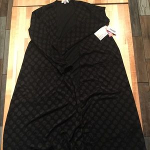 XS LuLaRoe Black Sarah