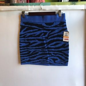 Knit patterned mini skirt