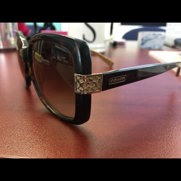 Coach Sunglasses - Picture 3 of 3