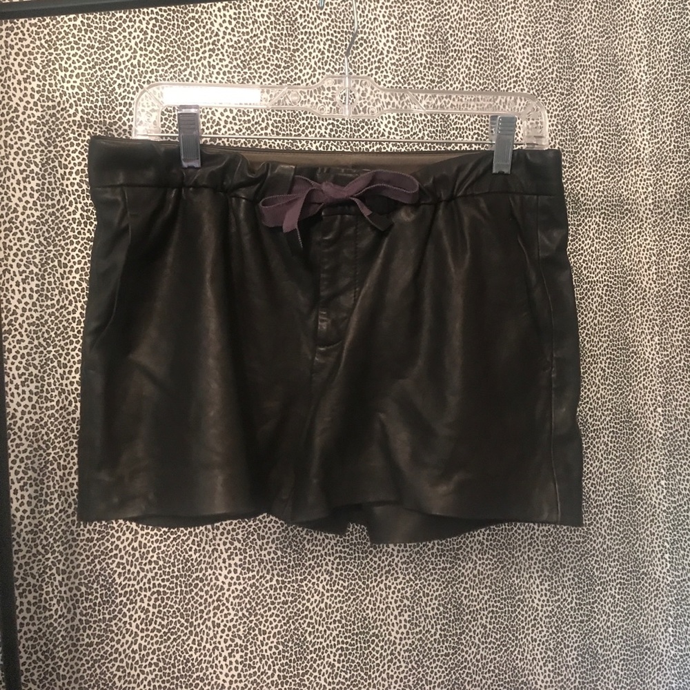 Vince Black Leather Jogger Shorts. NWT. Size 6