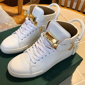 Buscemi Woman's padlock and key pebbled leather