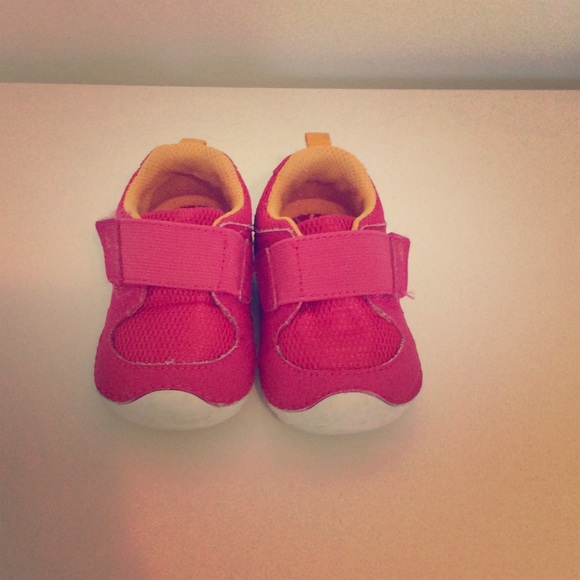 Stride Rite Soft Motion Sneaker - Picture 1 of 3