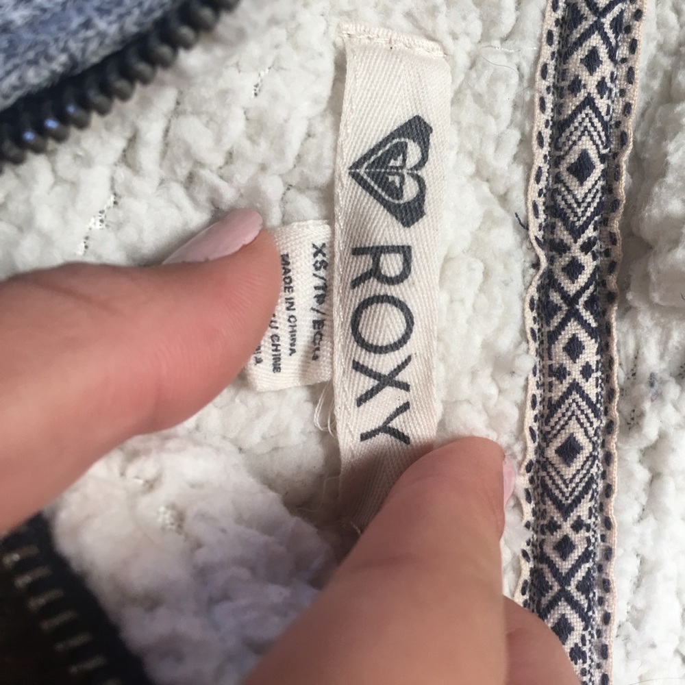 SUPER CUTE Roxy coat! - Picture 2 of 4