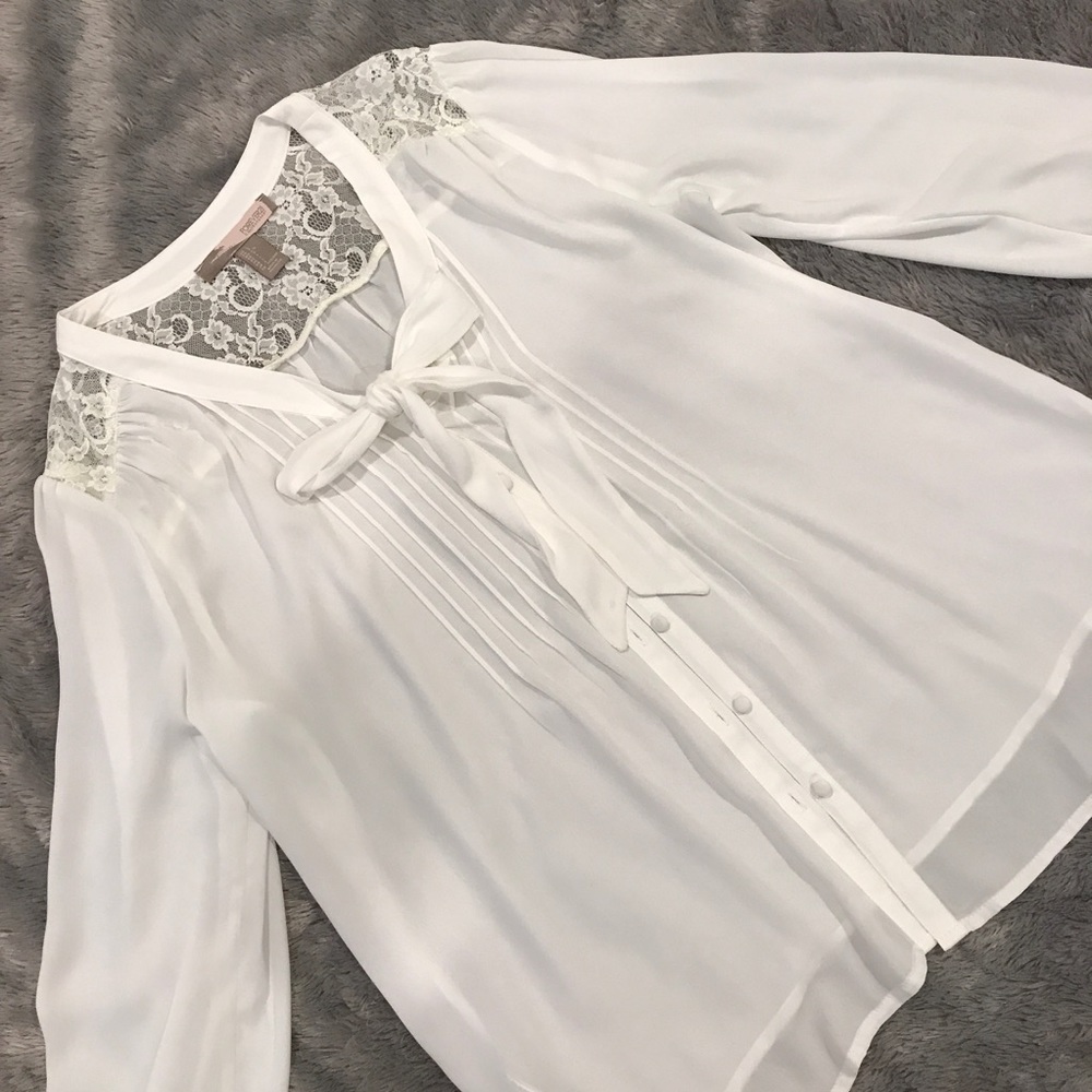 Forever 21 Ivory Chiffon Lace Blouse Tie Top