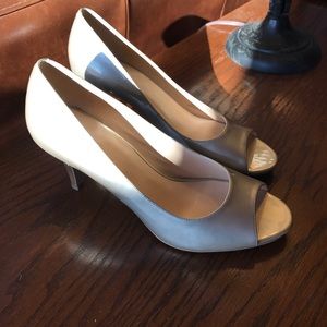 Dress pumps