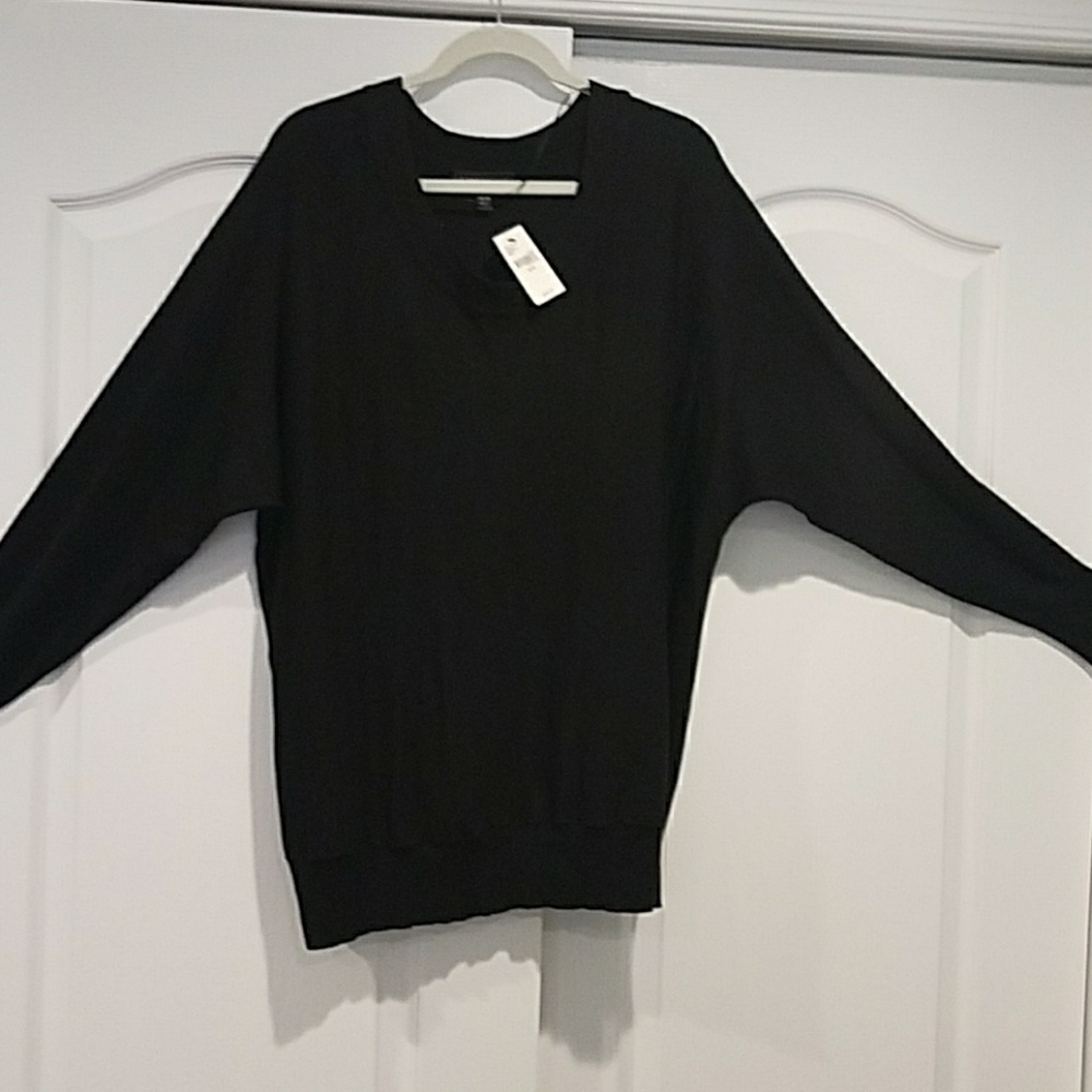 NWT! Women's black swetaer