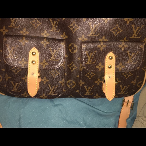 Louis Vuitton Purse - Picture 2 of 3
