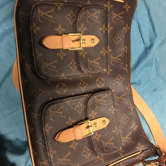 Louis Vuitton Purse - Picture 3 of 3
