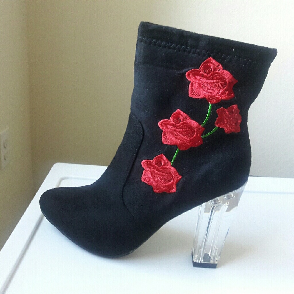 New Embroidere rose Black boots