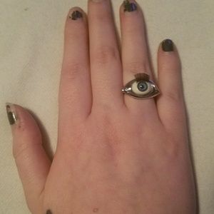 Eyeball Ring w/ Eyelashes