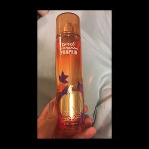 BBW Sweet Cinnamon Pumpkin Body Spray