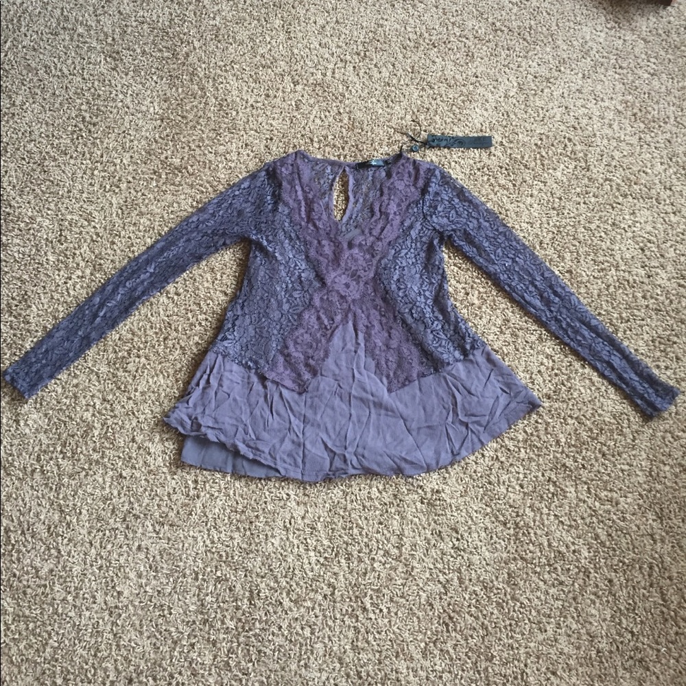 Buckle Top