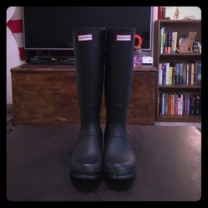 Hunter Tall Wellington Boot with Adjustable Strap