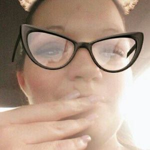 Meet your Posher, Kaycie