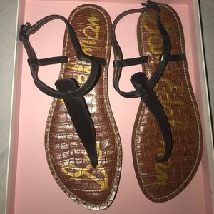 Sam Edelman 7.5 Gigi T strap flat sandals .