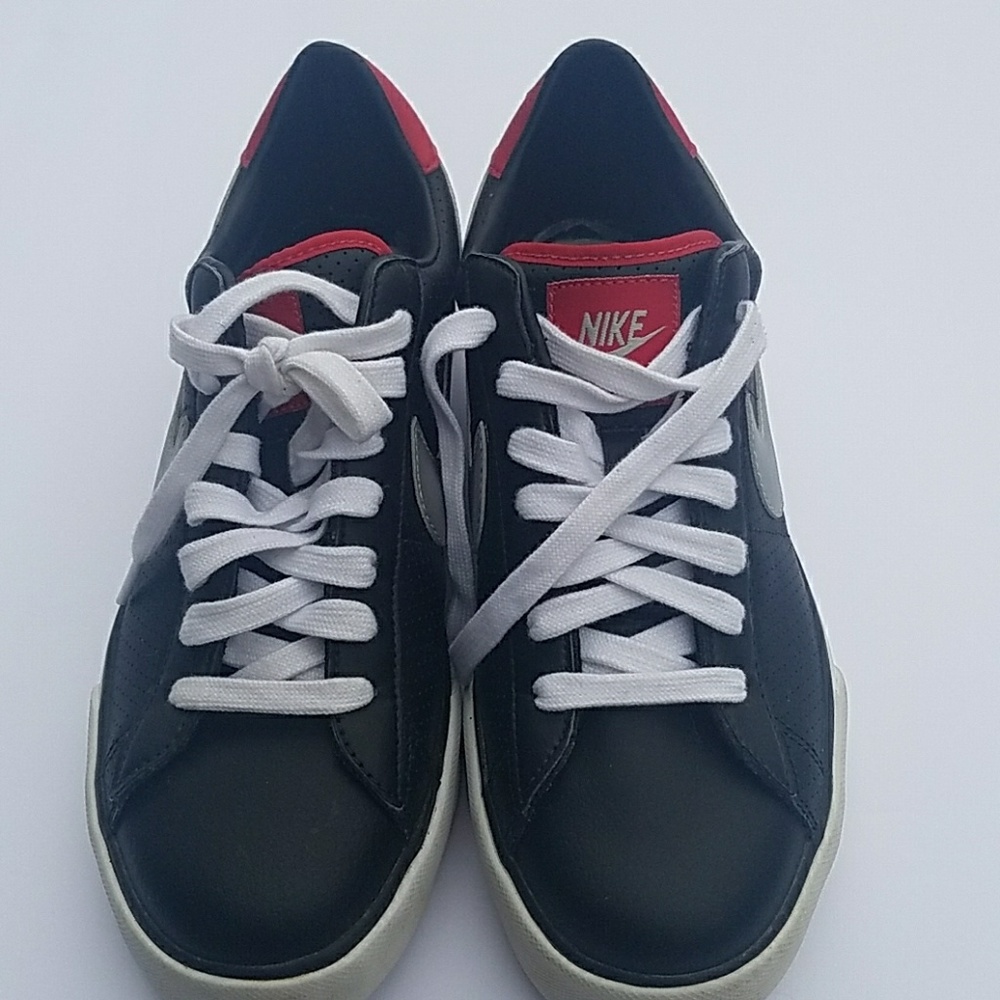 NIKE Red White Black sneaker