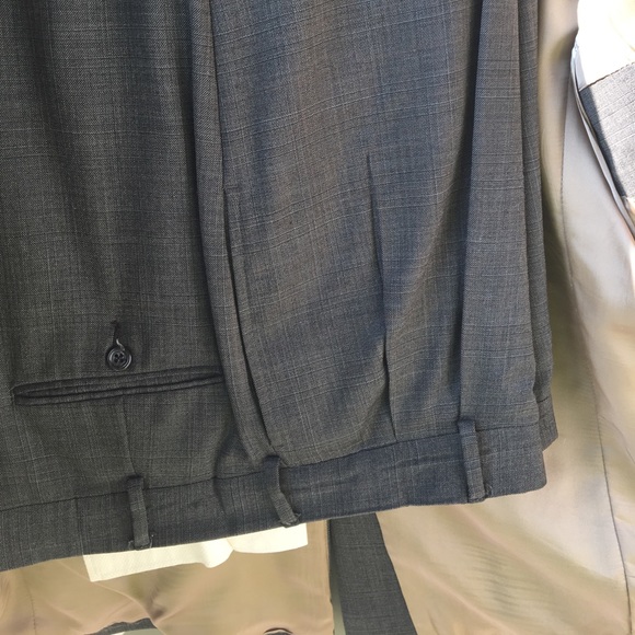 Men's suit. - Picture 3 of 5