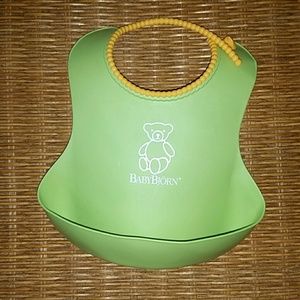 *SOLD* Baby Björn Scoop Bib