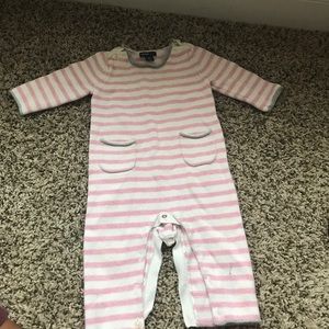 Baby gap onesie