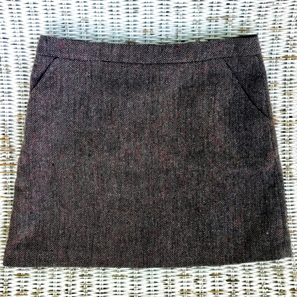 🆕 {H&M} Herringbone Mini Skirt • Brown w/ Subtle Pink Flecks •Size 4 - Picture 2 of 3