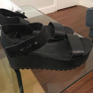 Steve Madden flatform sandals