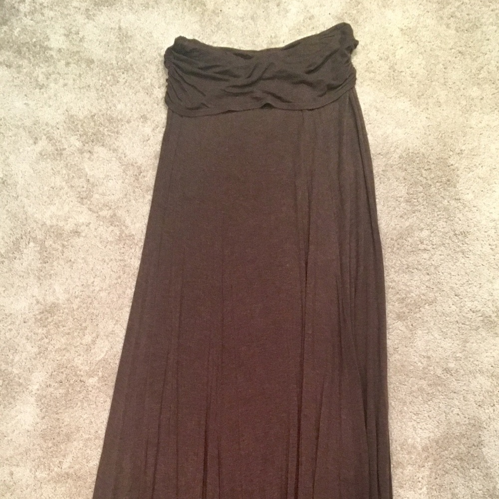 Maxi skirt. Size small. Brown