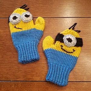 Minion Mittens
