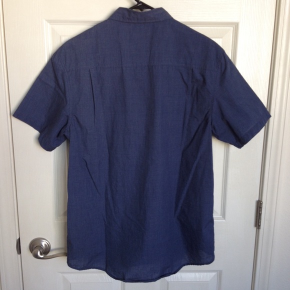 NWOT Tilly's Button Up - Picture 4 of 4