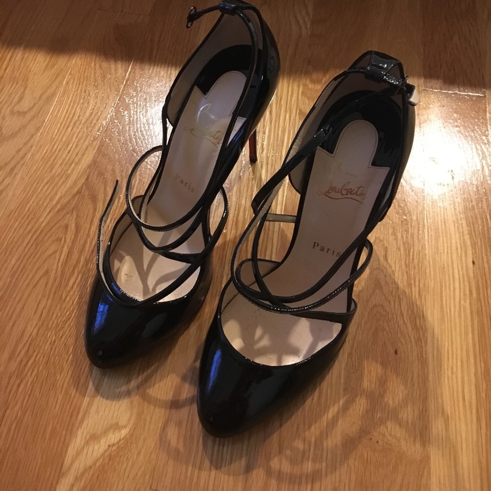 ONLY WORN ONCE 🔥 Christian Louboutin Heels