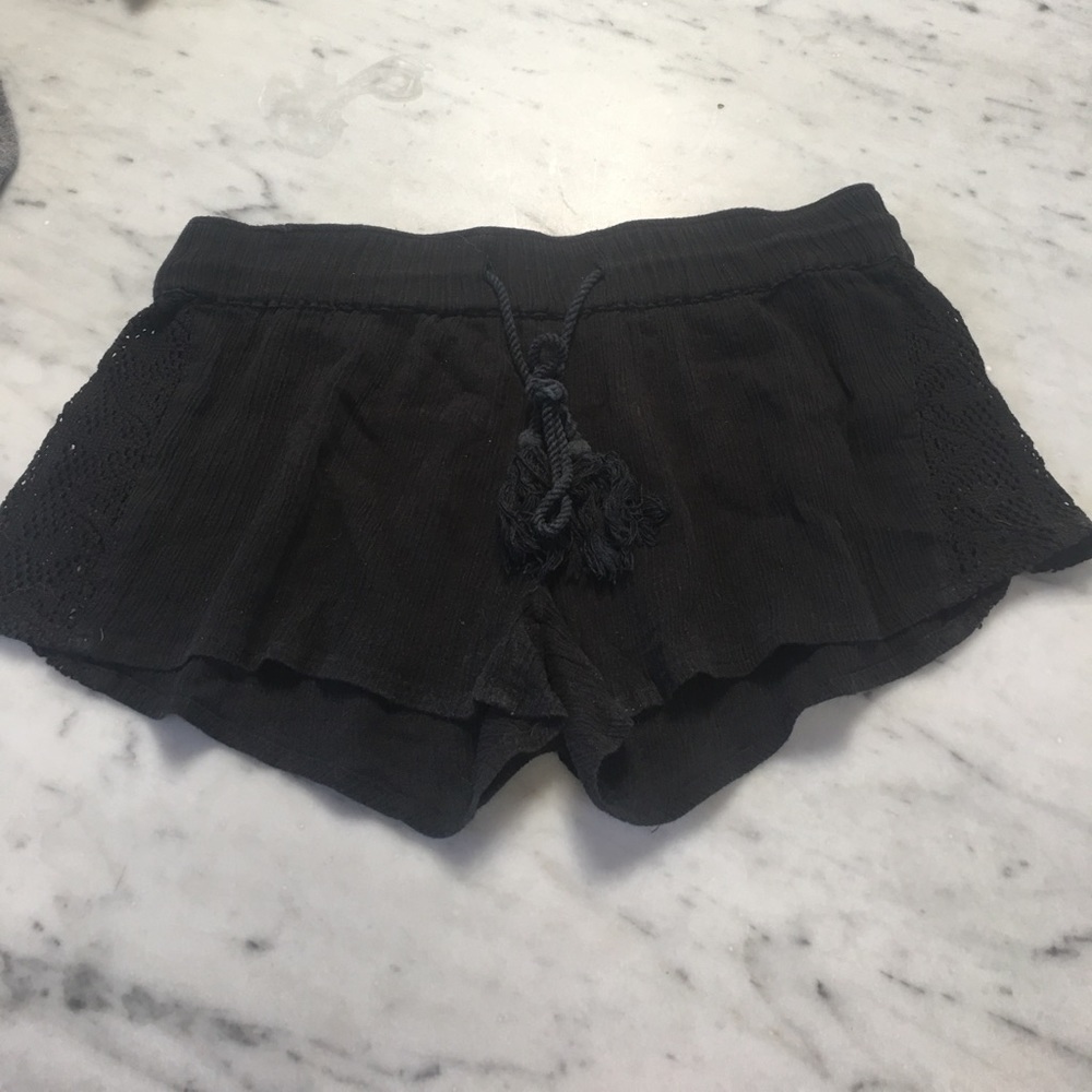 SUPER CUTE black Rip Curl shorts