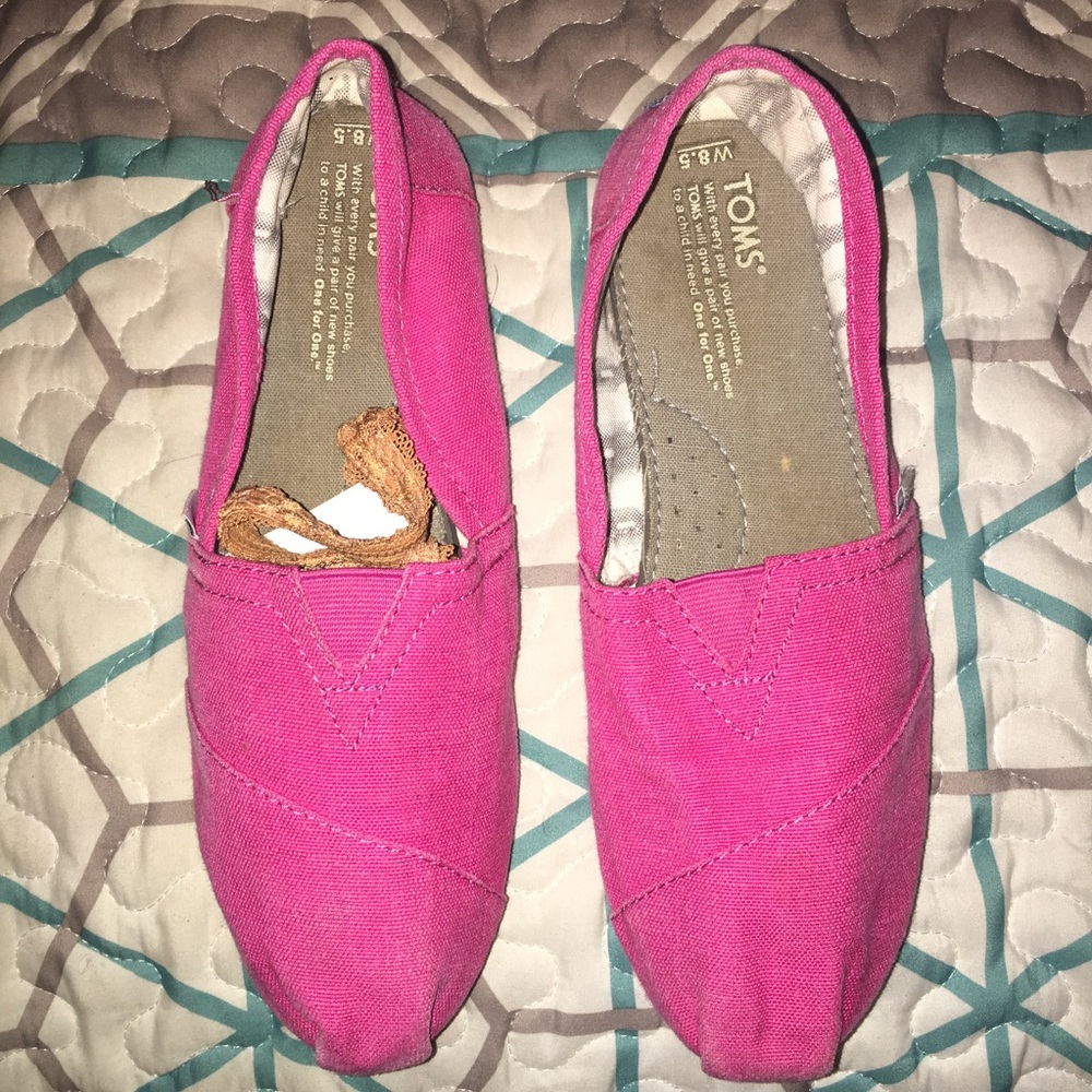 💕SOLD💕 Toms slip ons
