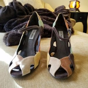 Steve Madden Suede Wedge Shoes EUC