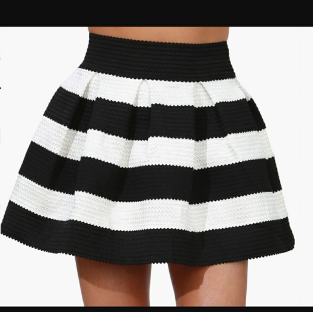 Black & White Bandage Skirt - Picture 3 of 3