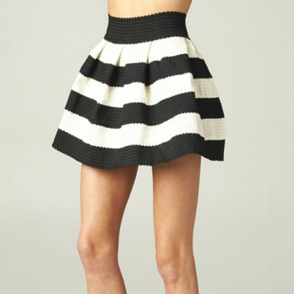Black & White Bandage Skirt - Picture 2 of 3