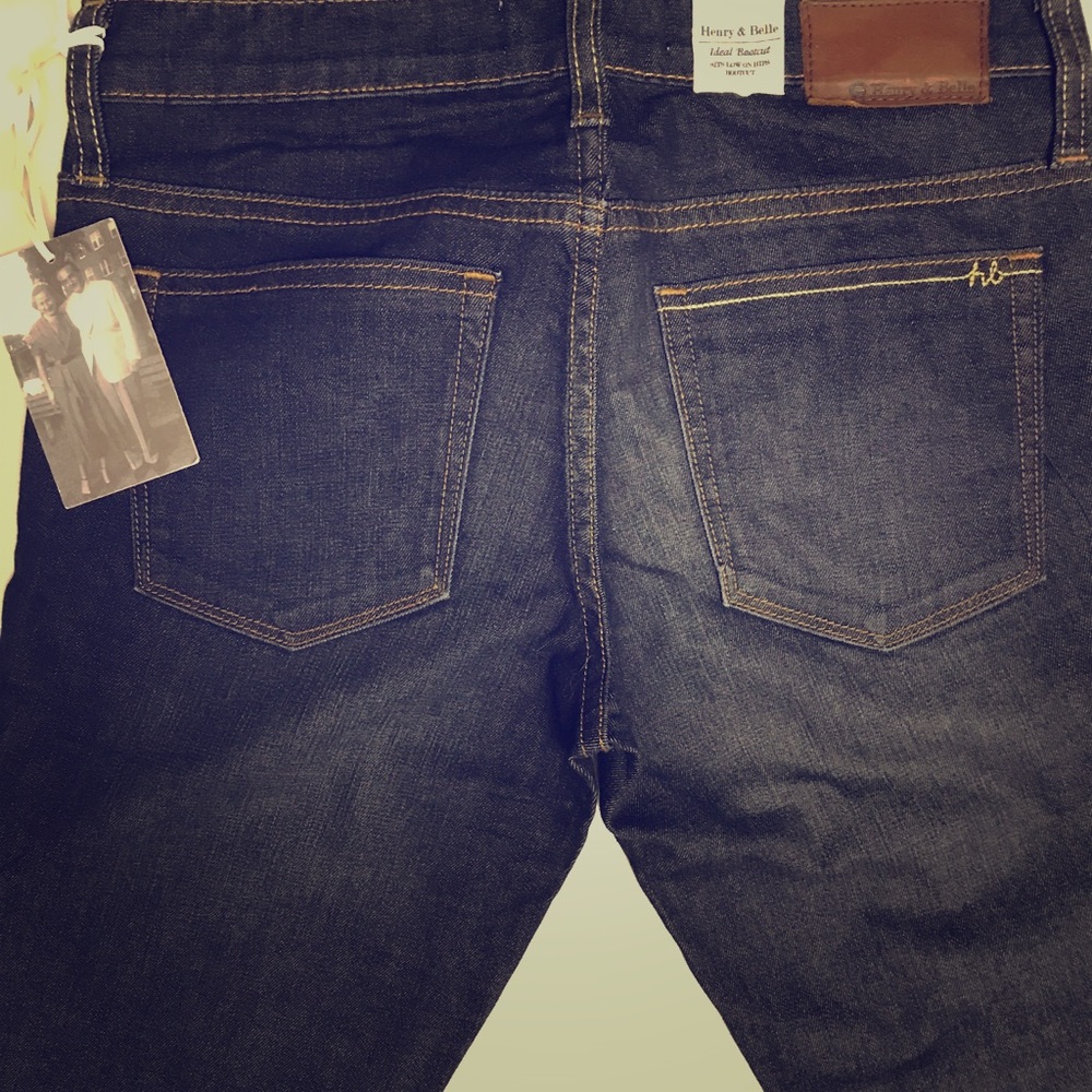 Henry and Belle ideal boot cut designer jeans. 25