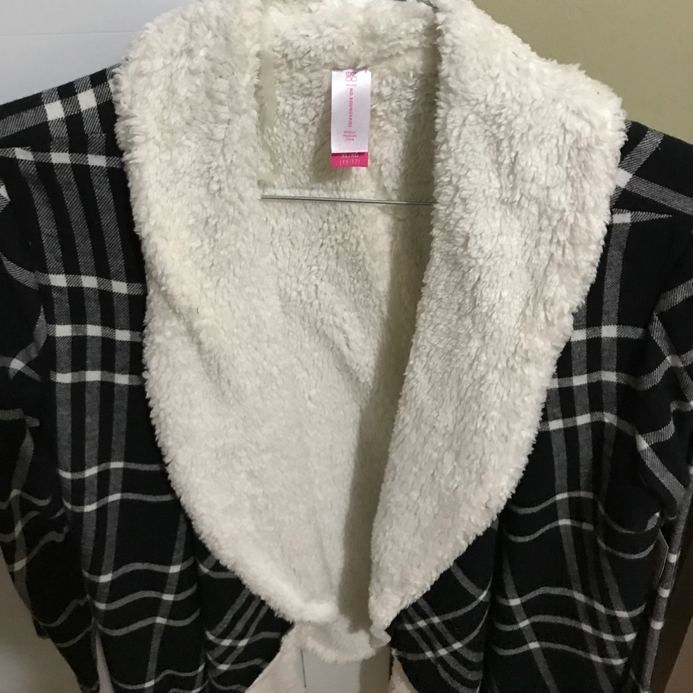 Sweater - Picture 3 of 3