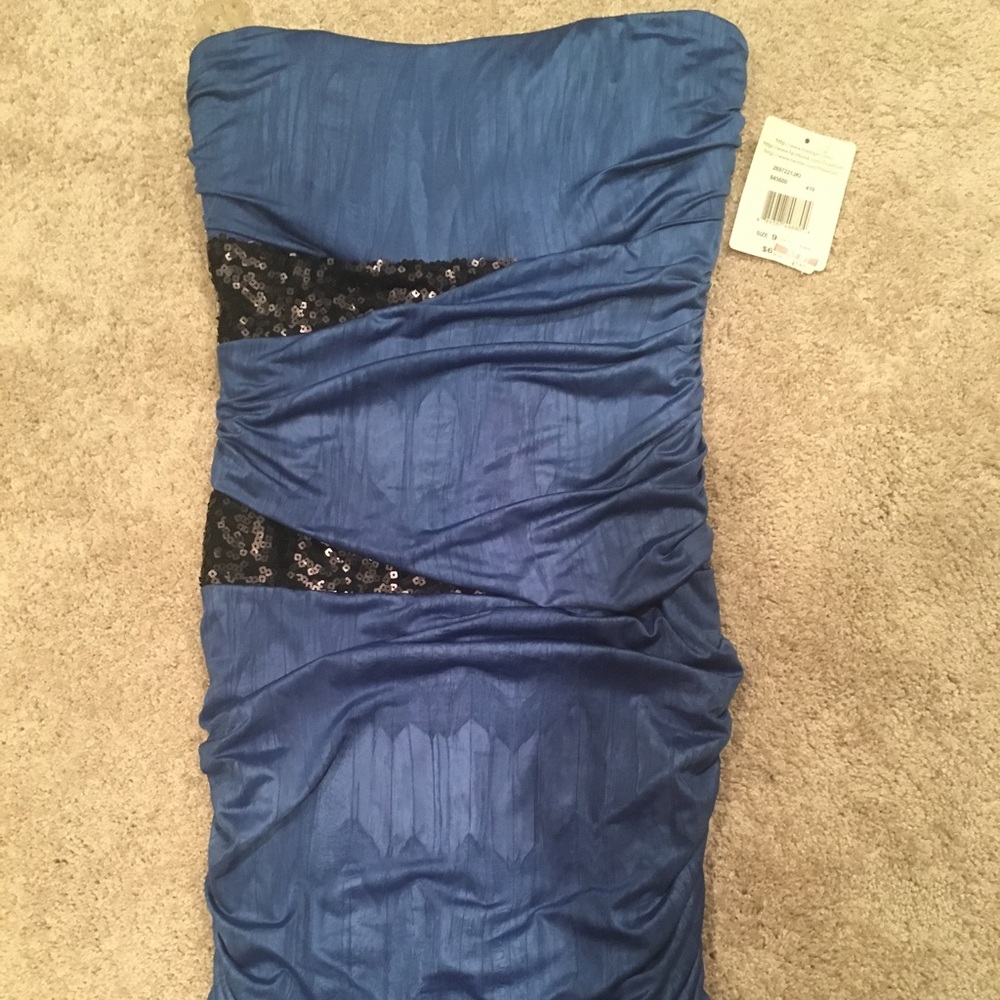 Trick girl fitted zip up dress size 9. Never worn
