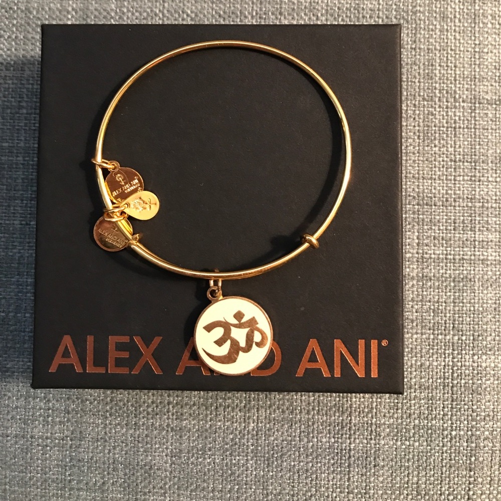EUC Alex and Ani Om Bangle