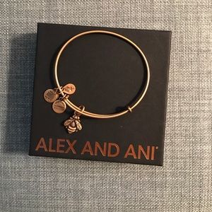 EUC Alex and Ani Bee Bangle