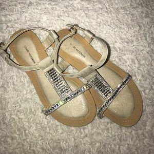 LIKE NEW! STUART WEITZMAN GIRLS SANDALS