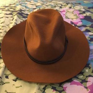 Anthro wide brimmed hat!🎩