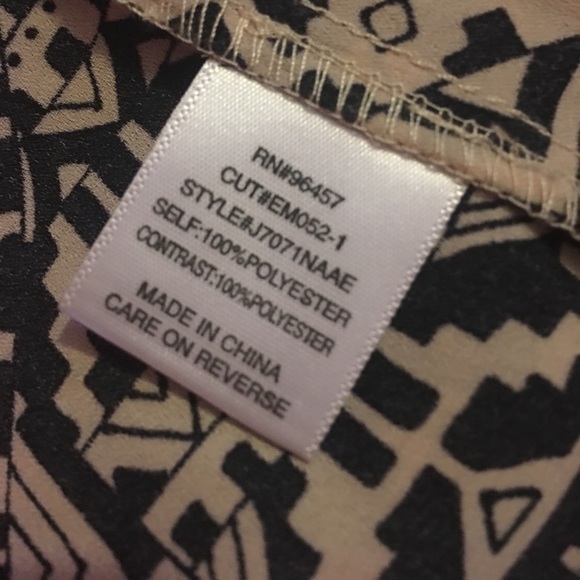 Aztec Printed Tank Top - Picture 5 of 6